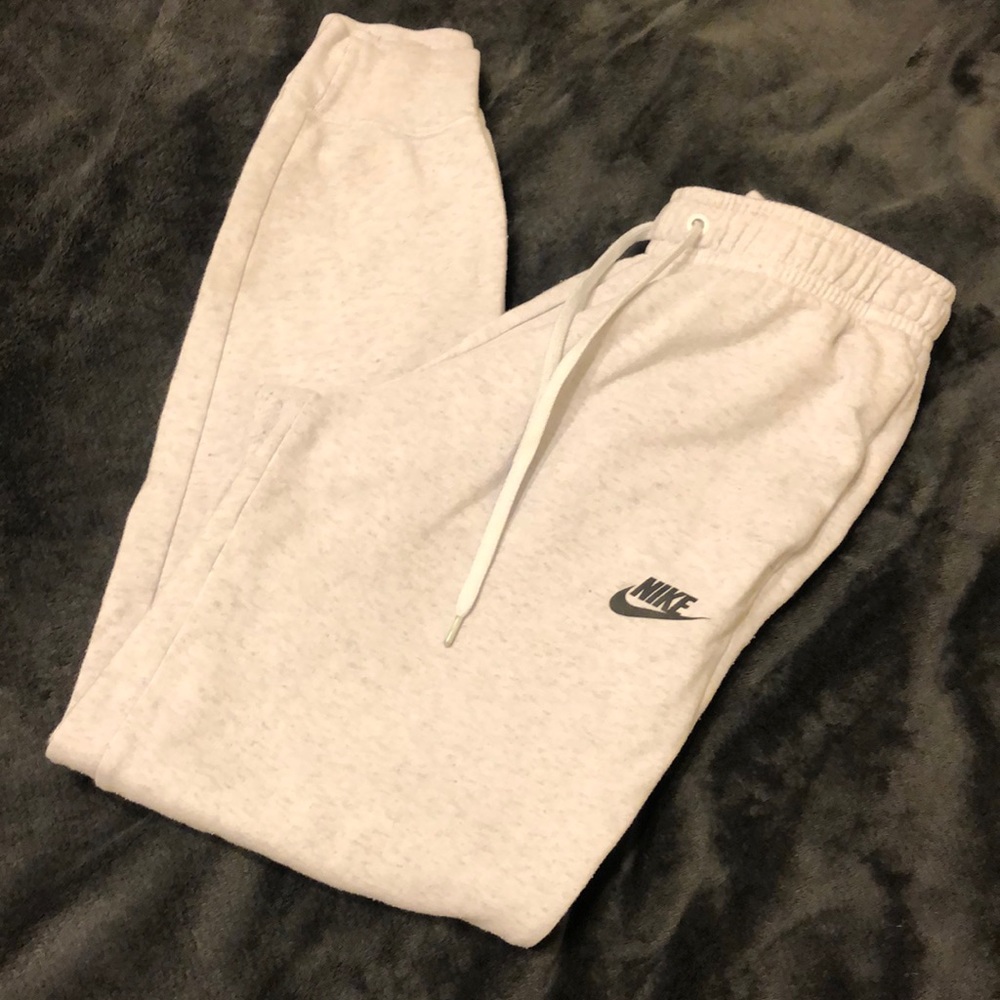White nike sweats/ joggers
